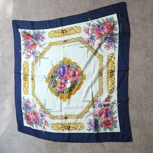 LARGE ADRIENNE VITTADINI 100% SILK FLORAL BAROQUE PRINT